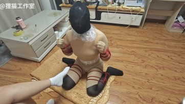 【狸猫工作室】绳艺，人形犬k9，满足了丝袜全包的同时又留出了嘴巴再用强制开口器丝袜堵嘴，后控制呼吸，临界憋晕才放开再趁此假阳插口，真爽死我！