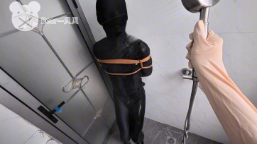 【贝贝熊原创】水刑大法伺候~~~无助的哀嚎真是悦耳动听呢~~~这次紧❥紧❥的束缚住，跑不掉了哦~~【全包捆绑闷热水刑凌虐＋强制呼控】